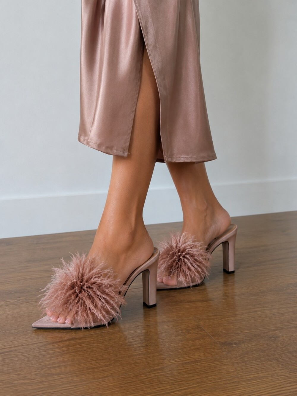 Revolve X ATP Atelier Nude PINK Women’s Feather Detail OPEN TOE Slip-On Heels 41